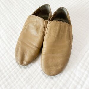 Jazz shoes size 10 girls (age4-5) dance class tan